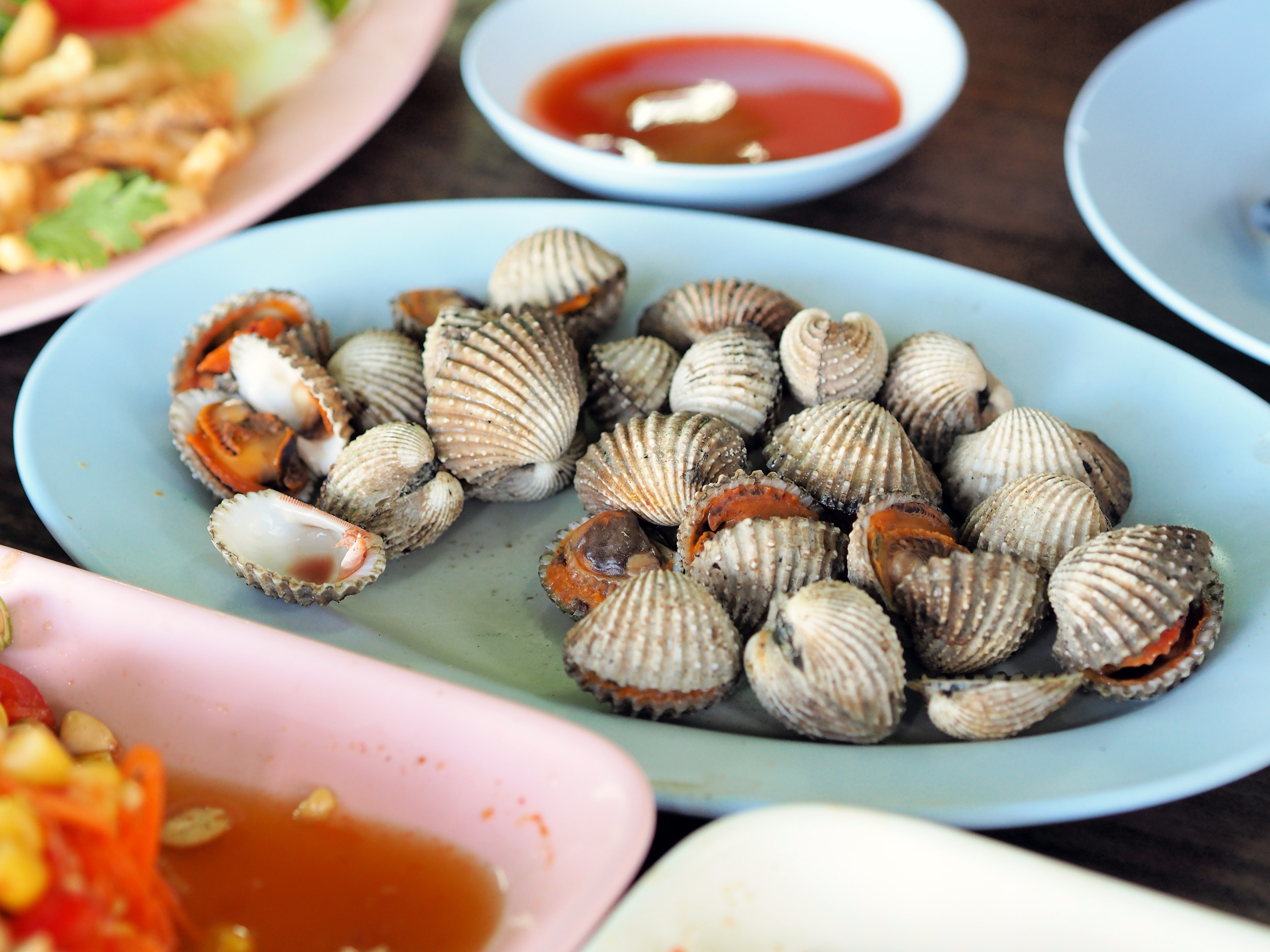 Морские гребешки в ракушке